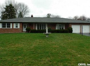 4026 Pawnee Dr, Liverpool, NY 13090