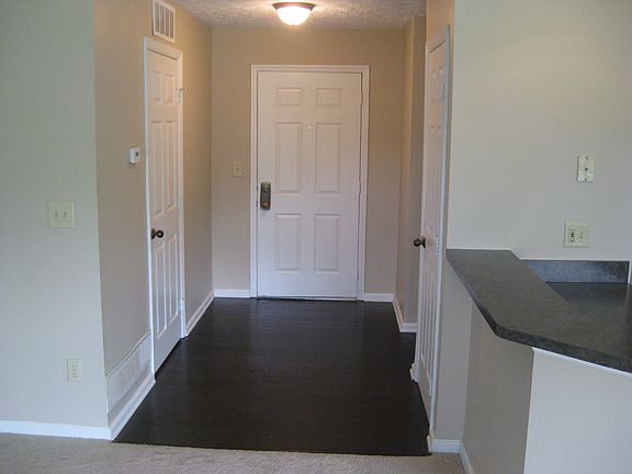 2nd image of 3418 Fishinger Mill Dr