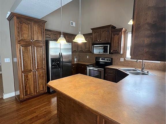 4th image of 510 Fountain Hills Dr