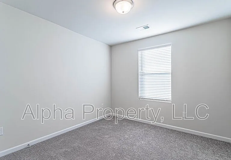207 Long Grove Ln — Photo 5