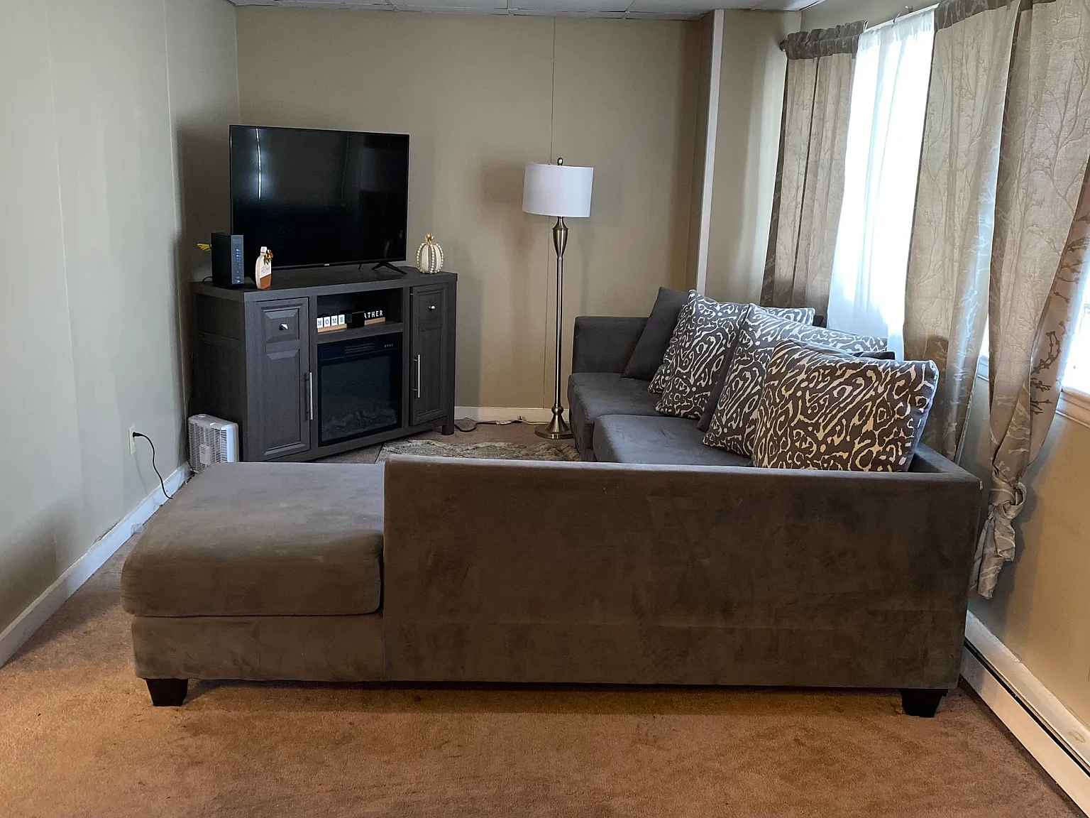 3 bed, 1000 sqft, $1,770 — Photo 2
