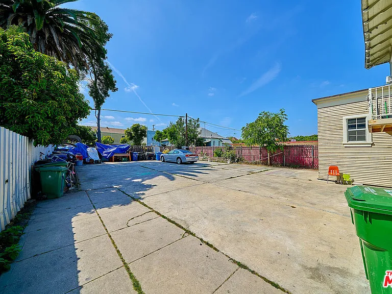1347 Valencia St — Photo 33