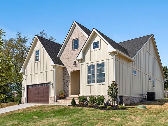 3rd image of 813 Bellerive Blvd