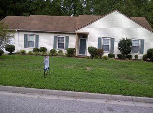 406 Creekwood Dr, Chesapeake, VA 23323