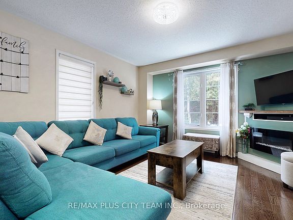 4th image of 16 Edison Way