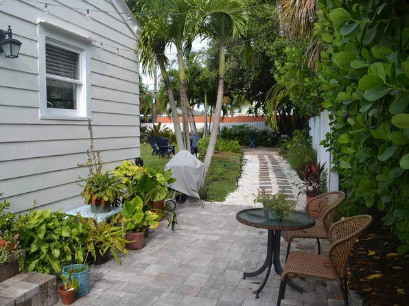 727 N Palmway, Lake Worth Beach, FL 33460