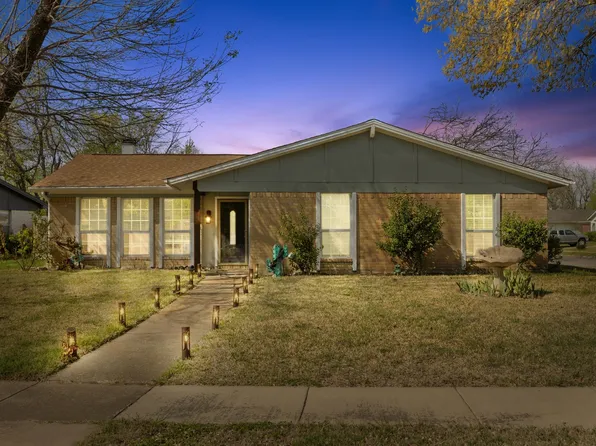 201 Volunteer Dr, Arlington, TX 76014