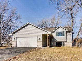 8474 Larch St NW, Coon Rapids, MN 55433