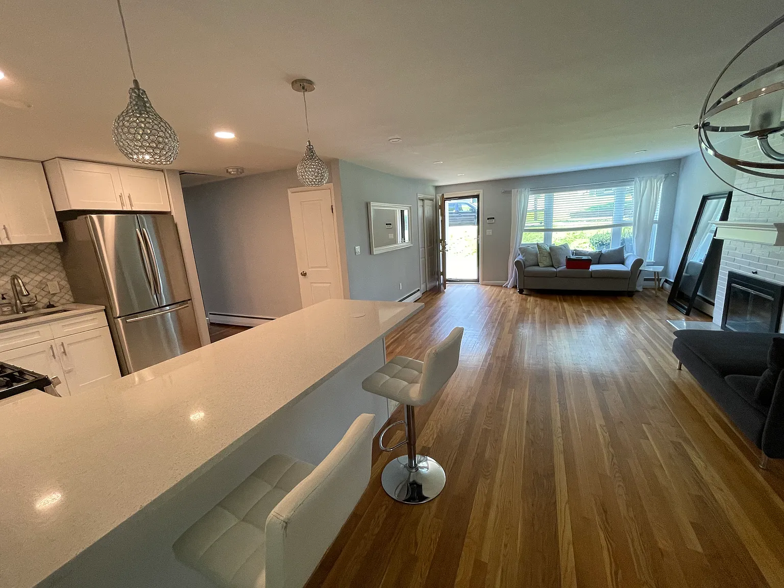 5 bed, 2100 sqft, $1,150 — Photo 4