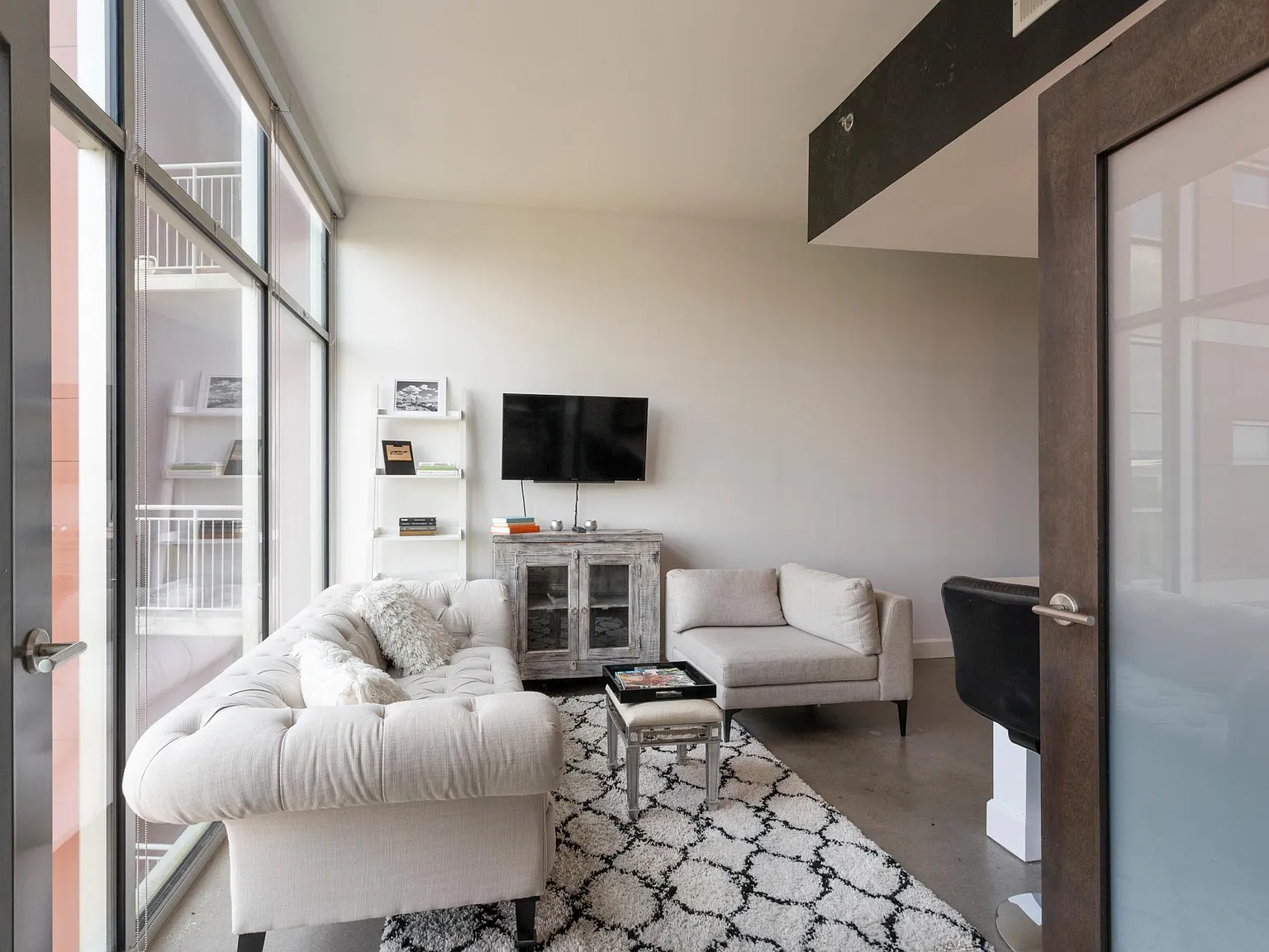 1 bed, 650 sqft, $2,500 — Photo 3