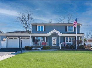 117 James St, Massapequa, NY 11758