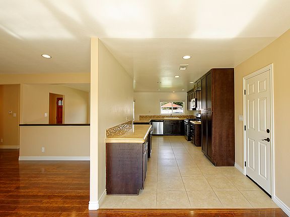 2nd image of 3278 Gerald Dr