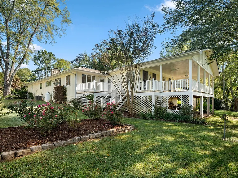119 W Chippendale Dr — Photo 8