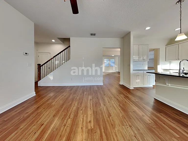 3275 Roundabout Dr — Photo 4