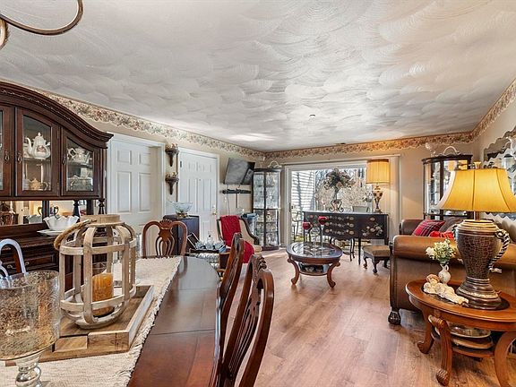 5th image of 330 Sunderland Rd Unit 80