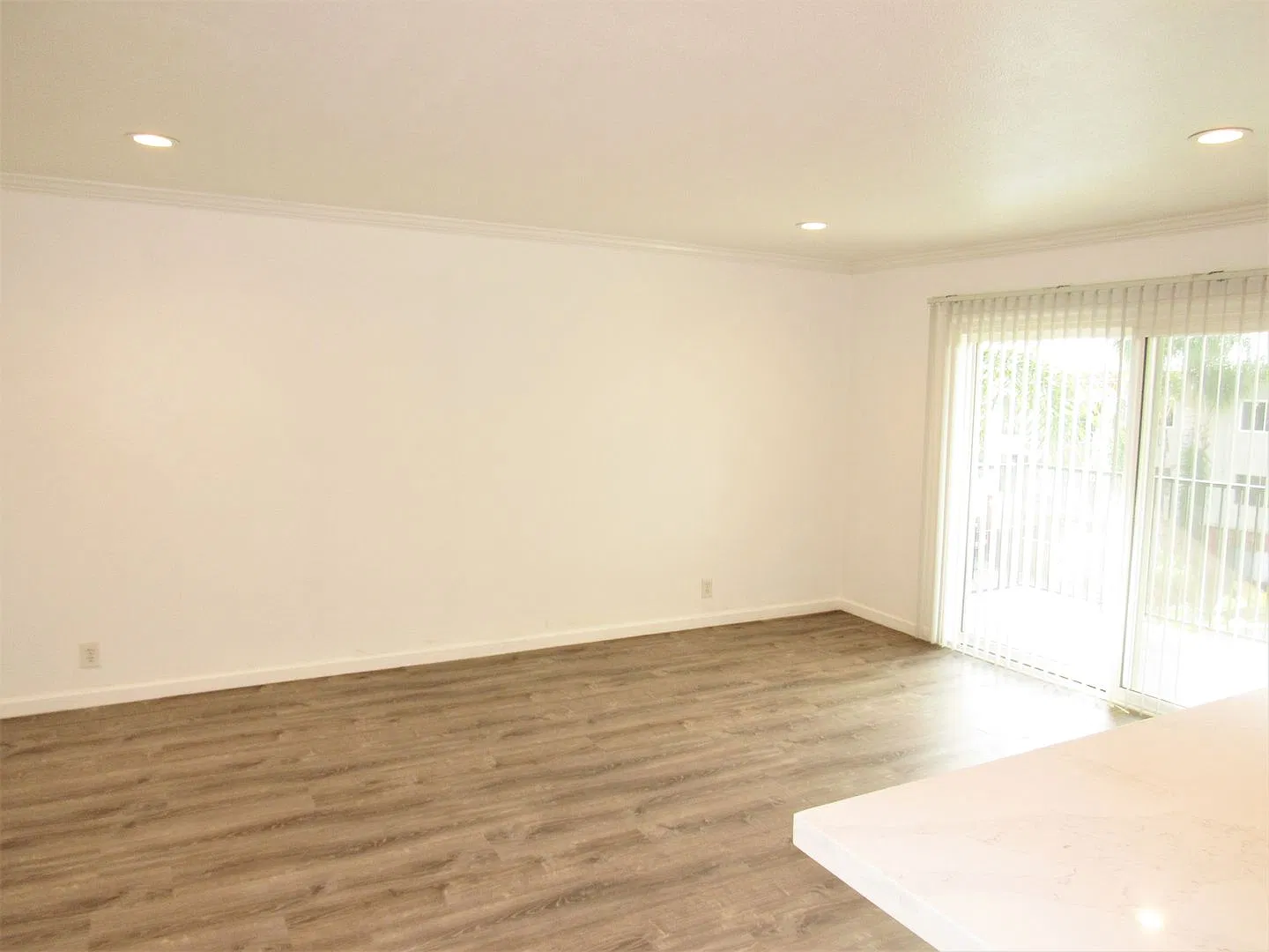 Spacious and Extensively Upgraded 1 Bedroom 1 Bath Condo in Fullerton — Photo 3