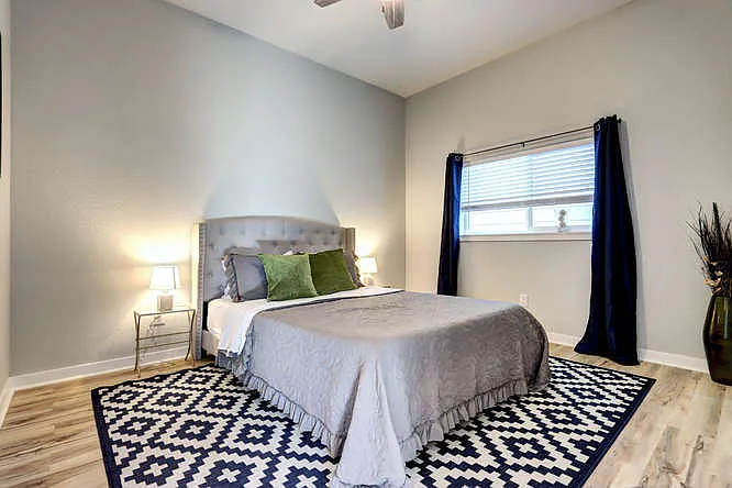 2450 N Irving St — Photo 8