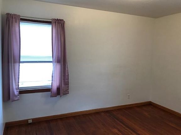 4th image of 2611 Prial Ave