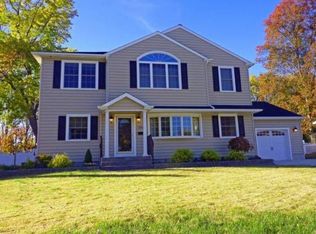 2808 Burgundy Dr, Cinnaminson, NJ 08077