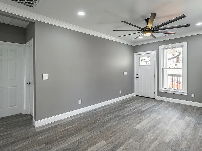 110 Sawyer St — Photo 2