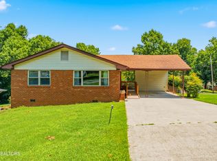 415 Woodland Dr, Clinton, TN 37716