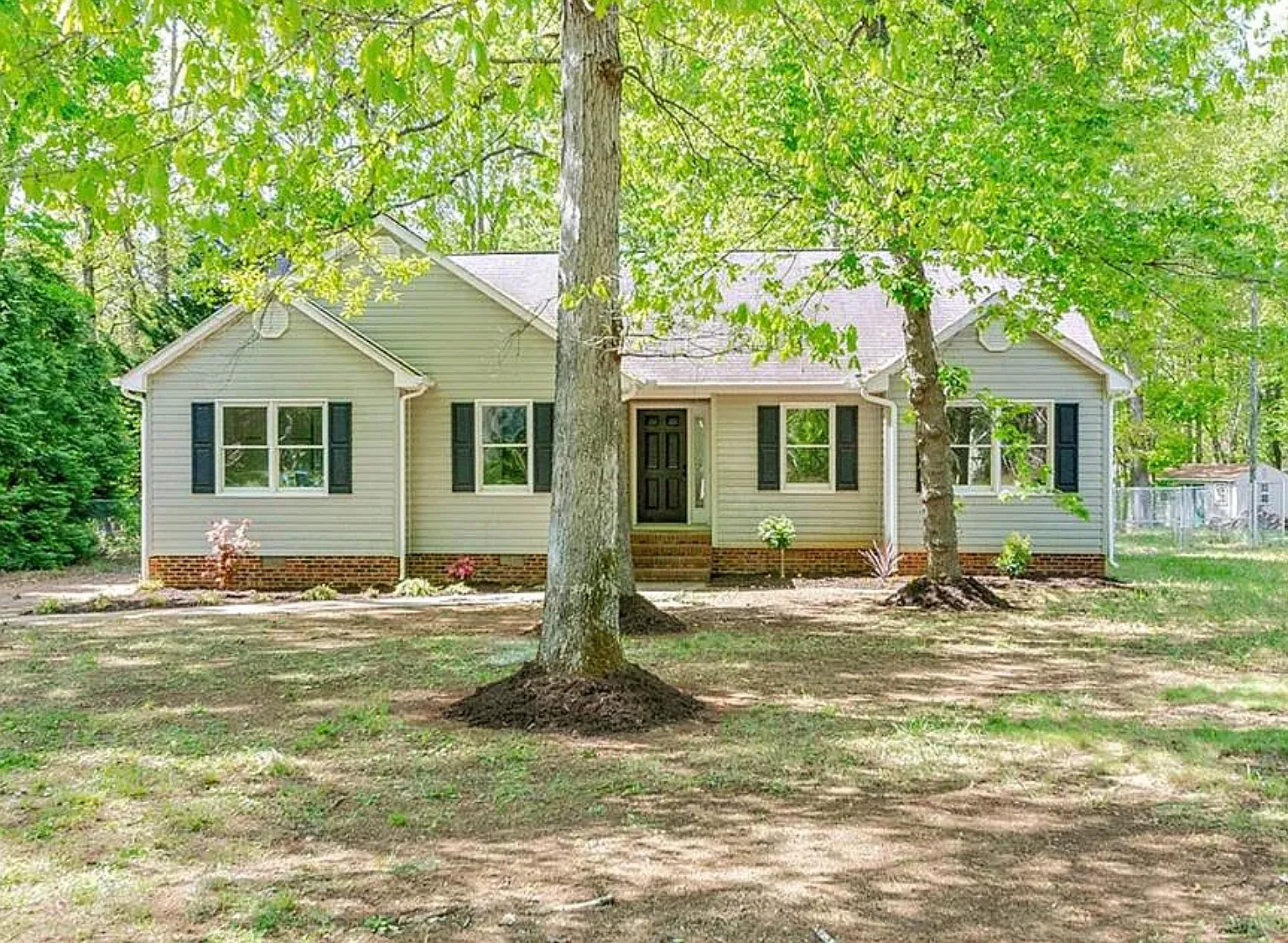 3 bed, 1376 sqft, $2,500 — Photo 1
