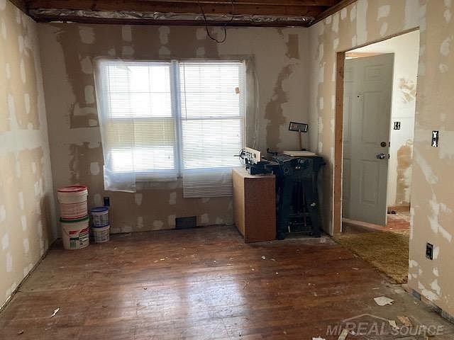 8442 Central St, photo 9