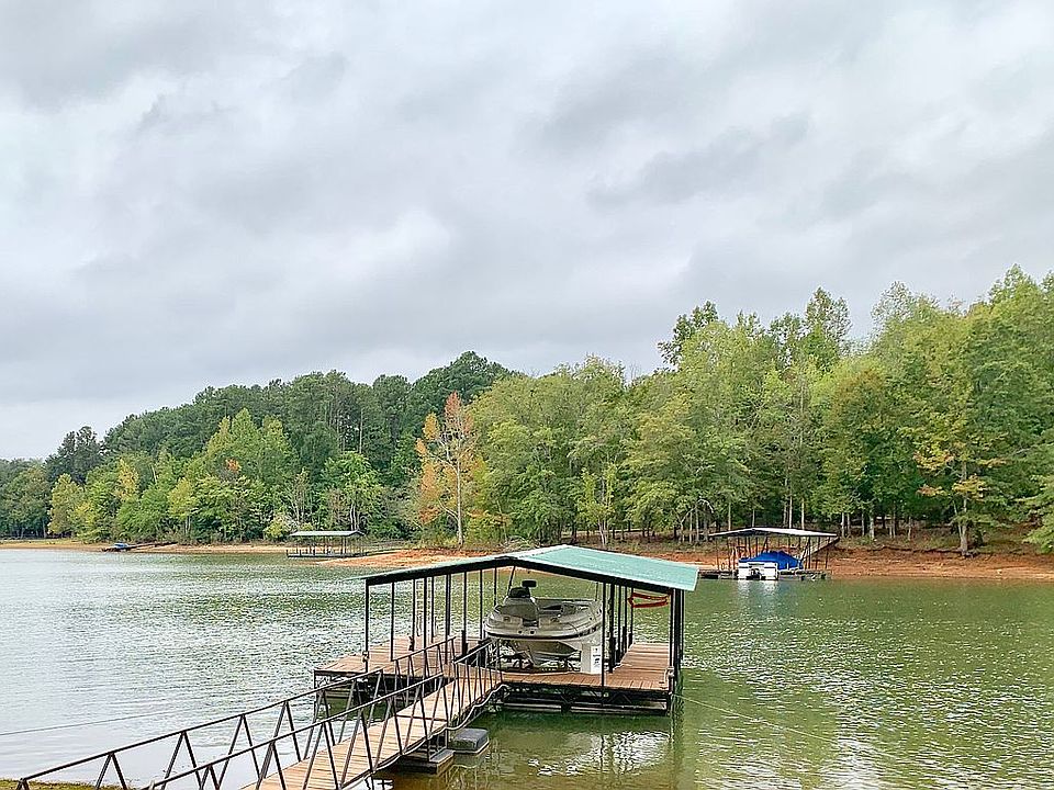 Lake View and Dock with Lift