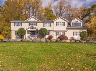 2 Unami Ln, Scotch Plains Twp., NJ 07076