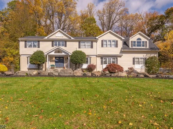 2 Unami Ln, Scotch Plains Twp., NJ 07076