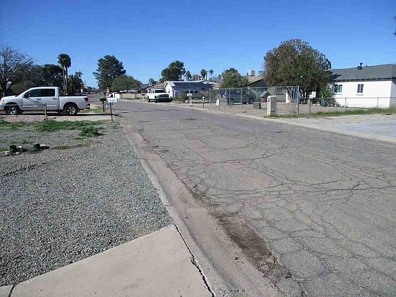 4th image of 5550 E 24th St