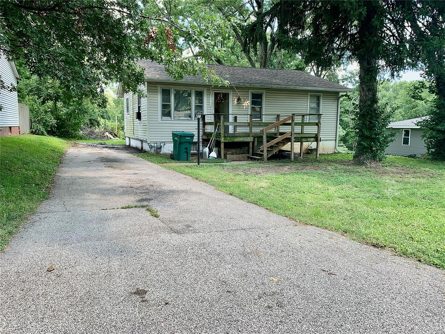 1129 Pine Dr, Belleville, IL 62220 Zillow