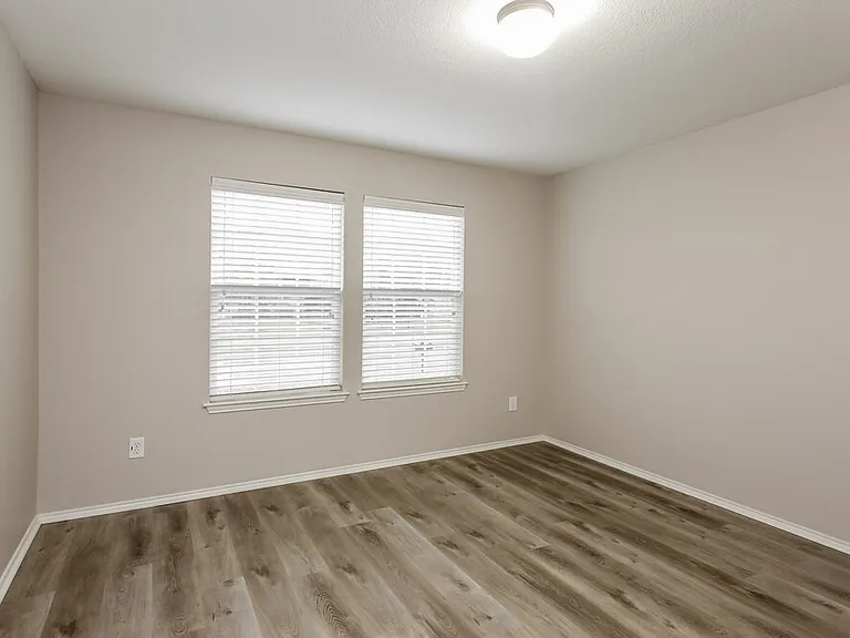 2036 Godiva St — Photo 14