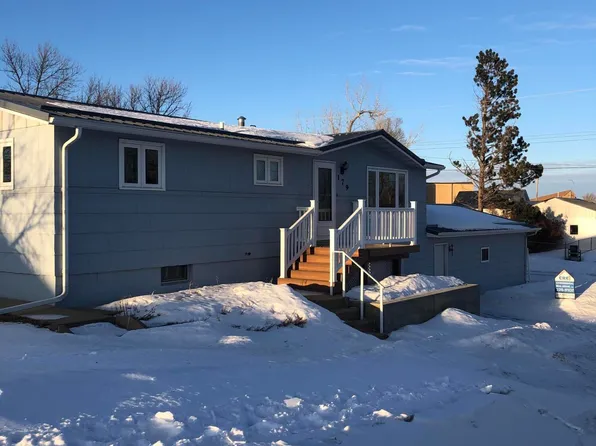 179 3rd St NW, Killdeer, ND 58640