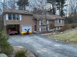 70 Leuba Rd, Coventry, RI 02816