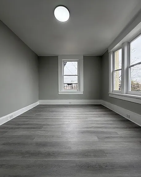 218 E 7th St #37 — Photo 5