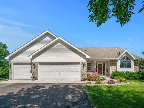 812 Bridle Creek Ln, Jordan, MN 55352