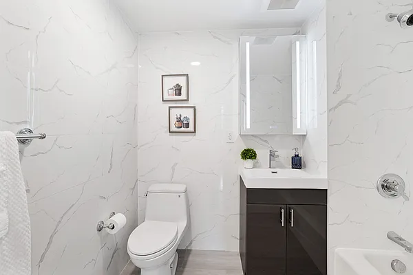 Sold by E Realty International Corp | media 14