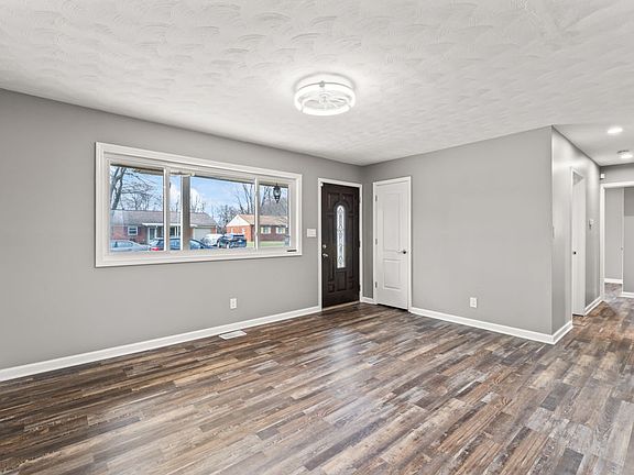 5th image of 255 Lutz Dr