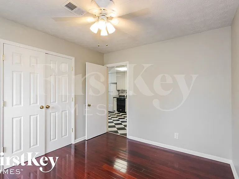 2847 Haddon Dr — Photo 6