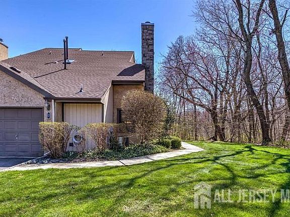 3rd image of 17 Ashford Dr