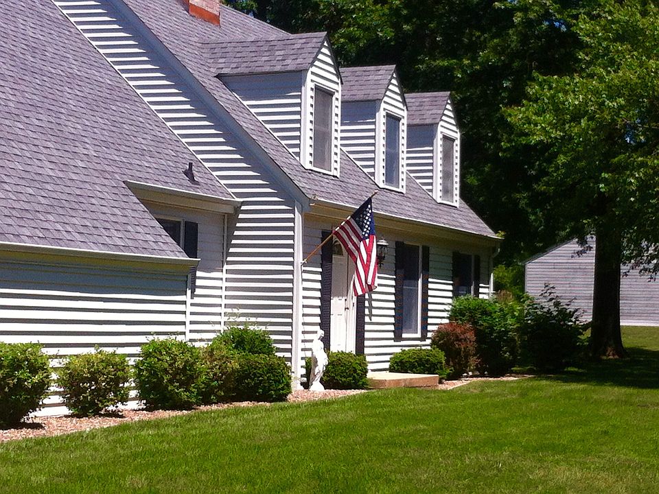 2nd image of 329 Meadow Dr