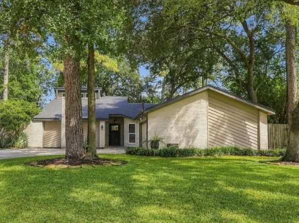 13418 Holston Hills Dr, Houston, TX 77069