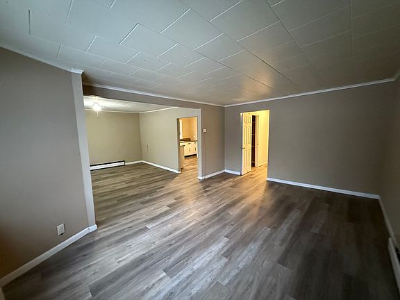 3rd image of 239 Park St W APT 1