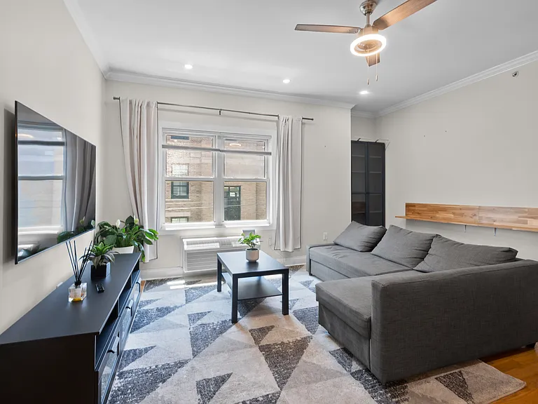 5501 Hudson Ave #407 — Photo 10