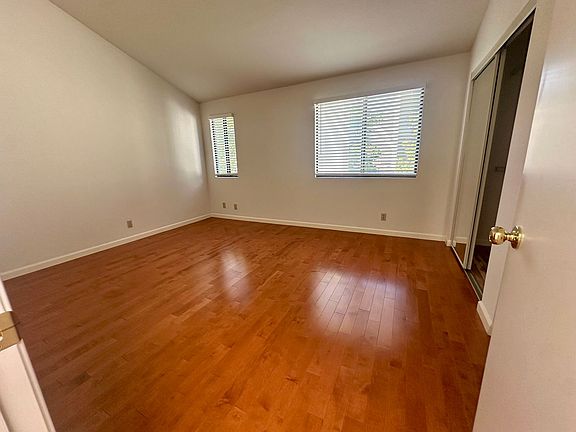 5th image of 205 Saratoga Ct
