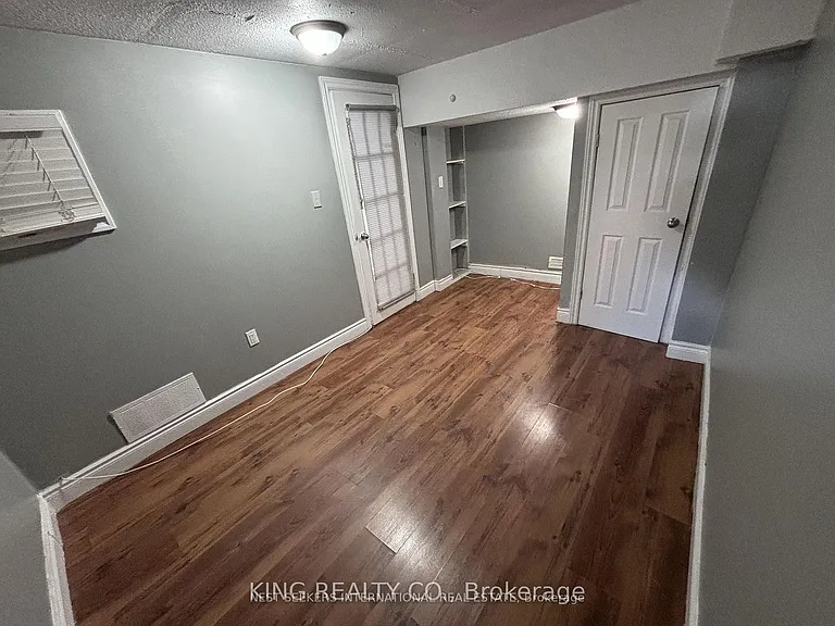 84 Carter Dr #LOWER — Photo 8
