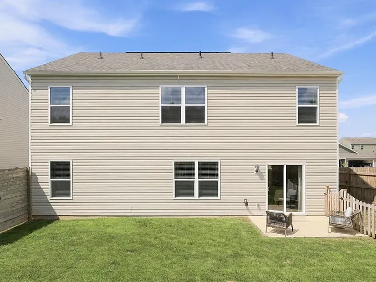 1041 Persimmon Ln — Photo 3