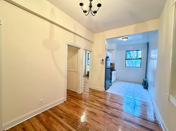 789 9th Avenue image 1 of 9