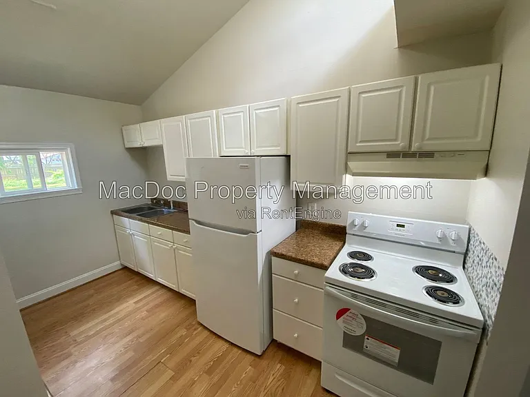 806 Weedon St #A — Photo 15